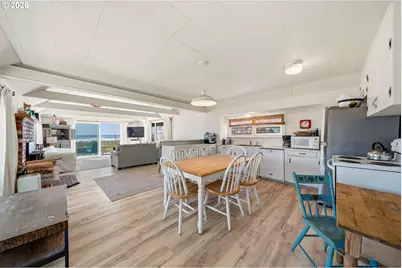 701 N Pacific St, Rockaway Beach, OR 97136 - Photo 6
