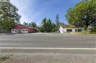 8622 E Evans Creek Rd, Rogue River, OR 97537 - Photo 8