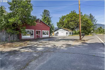 8622 E Evans Creek Rd, Rogue River, OR 97537 - Photo 1