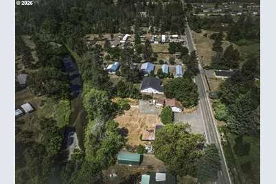 8622 E Evans Creek Rd, Rogue River, OR 97537 - Photo 4