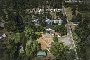 8622 E Evans Creek Rd, Rogue River, OR 97537 - Photo 4