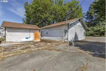 8622 E Evans Creek Rd, Rogue River, OR 97537 - Photo 10