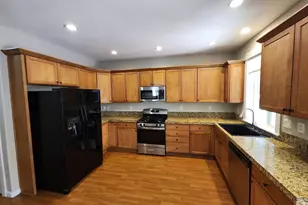 573 E 13th Pl, Lafayette, OR 97127 - Photo 8