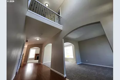 573 E 13th Pl, Lafayette, OR 97127 - Photo 2