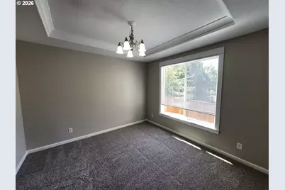 573 E 13th Pl, Lafayette, OR 97127 - Photo 4