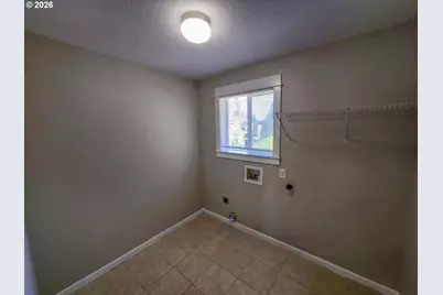 573 E 13th Pl, Lafayette, OR 97127 - Photo 20
