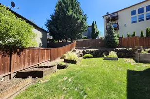 573 E 13th Pl, Lafayette, OR 97127 - Photo 18