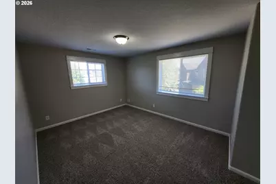 573 E 13th Pl, Lafayette, OR 97127 - Photo 10