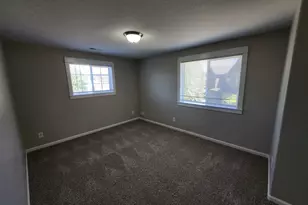 573 E 13th Pl, Lafayette, OR 97127 - Photo 10