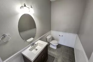 573 E 13th Pl, Lafayette, OR 97127 - Photo 6