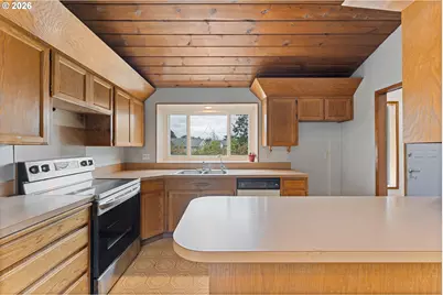 2460 S Dogwood St, Cornelius, OR 97113 - Photo 10
