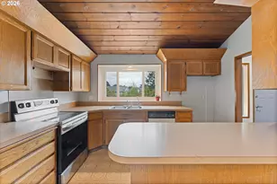 2460 S Dogwood St, Cornelius, OR 97113 - Photo 10