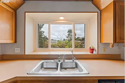 2460 S Dogwood St, Cornelius, OR 97113 - Photo 12
