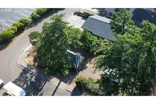 1425 Pine St, Florence, OR 97439 - Photo 6