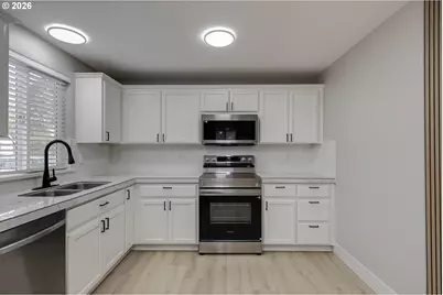 601 W 1st St #13, Newberg, OR 97132 - Photo 8