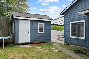 352 SE 68th Ave, Hillsboro, OR 97123 - Photo 40