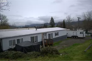 200 Emils Way, Roseburg, OR 97471 - Photo 4