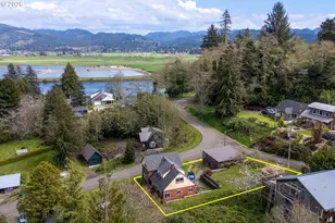 35620 9th St, Nehalem, OR 97131 - Photo 2