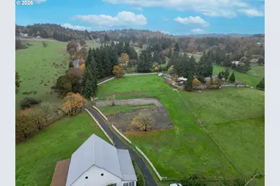 354 Lookout Ln SE, Jefferson, OR 97352 - Photo 2