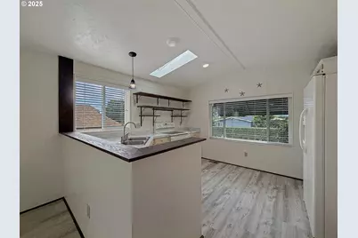 98042 W Benham Ln #1, Brookings, OR 97415 - Photo 12