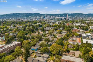 2307 NE Everett St, Portland, OR 97232 - Photo 42
