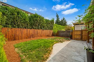 2307 NE Everett St, Portland, OR 97232 - Photo 38