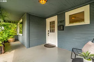 2307 NE Everett St, Portland, OR 97232 - Photo 4