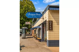 2307 NE Everett St, Portland, OR 97232 - Photo 46