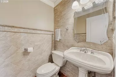 11075 SW Cabot St, Beaverton, OR 97005 - Photo 14