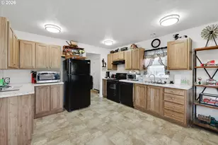 21290 S Beavercreek Rd, Oregon City, OR 97045 - Photo 6