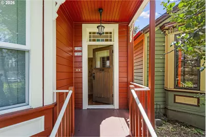 3206 S Kelly Ave, Portland, OR 97239 - Photo 2