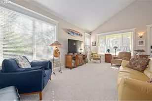 1915 Heitzman Way, Eugene, OR 97402 - Photo 4