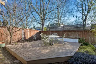 1915 Heitzman Way, Eugene, OR 97402 - Photo 30