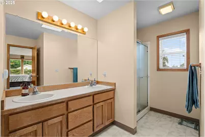 10722 SE Lexington St, Portland, OR 97266 - Photo 36