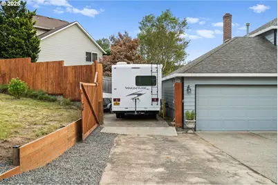 10722 SE Lexington St, Portland, OR 97266 - Photo 6