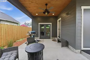 1024 NE Going St, Portland, OR 97211 - Photo 34