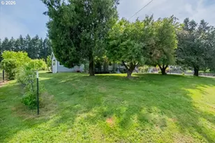 208 NW Lewisburg Ave, Corvallis, OR 97330 - Photo 18