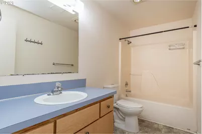 211 Valley Ct, Sutherlin, OR 97479 - Photo 18