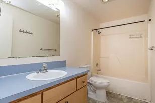 211 Valley Ct, Sutherlin, OR 97479 - Photo 18