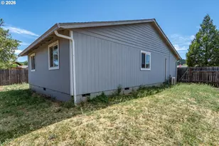 211 Valley Ct, Sutherlin, OR 97479 - Photo 28