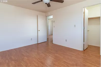 211 Valley Ct, Sutherlin, OR 97479 - Photo 14