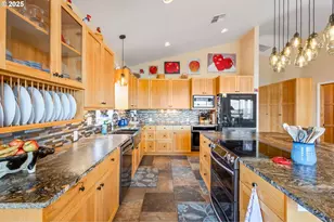 9209 NW Sharp Rd, Prineville, OR 97754 - Photo 16