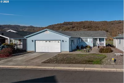 152 Jacob Hale Way, Roseburg, OR 97471 - Photo 1