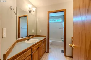16555 SW Estuary Dr, Beaverton, OR 97006 - Photo 38