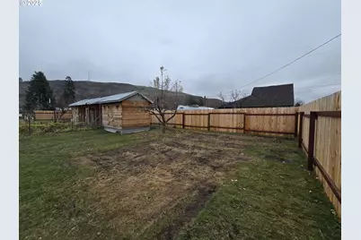 203 N Alder St, Wallowa, OR 97885 - Photo 26