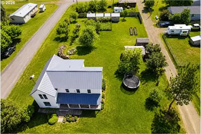 203 N Alder St, Wallowa, OR 97885 - Photo 4