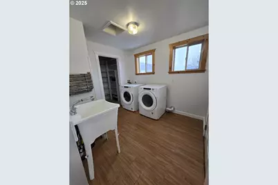 203 N Alder St, Wallowa, OR 97885 - Photo 14