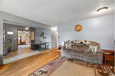 605 SE 166th Pl, Portland, OR 97233 - Photo 6