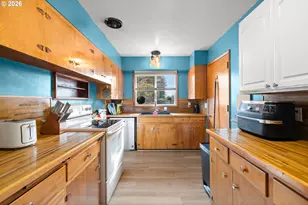 605 SE 166th Pl, Portland, OR 97233 - Photo 8
