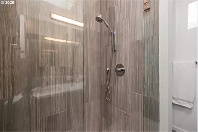 322 N Ivy St, Portland, OR 97227 - Photo 12